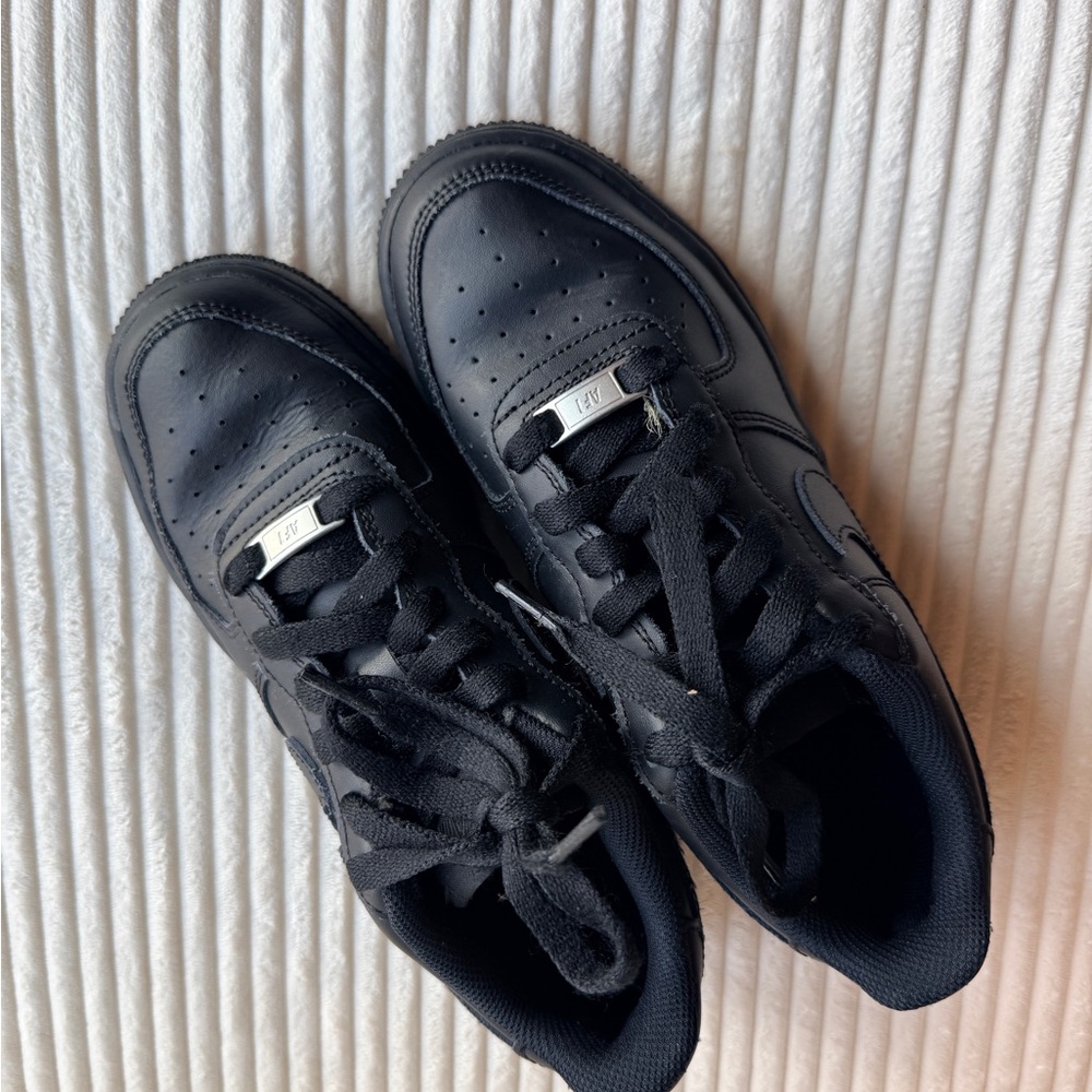 Nike Air Force 1 Low Triple Black Sneakers – Youth size 5